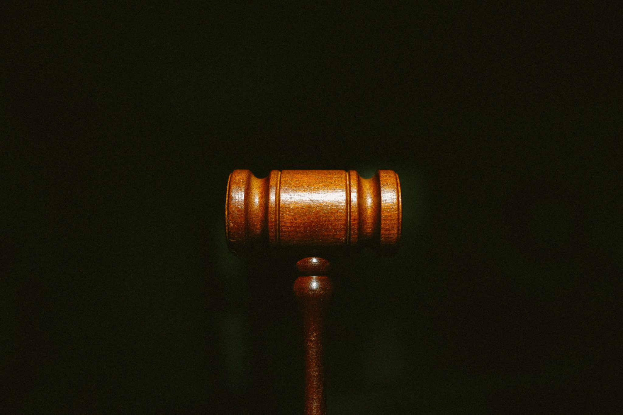 Jugement non signifié et confirmé en appel : une possible exécution
