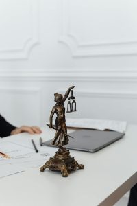 Procédure simplifiée recouvrement créances commerciales